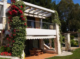 Charming villa in gated complex