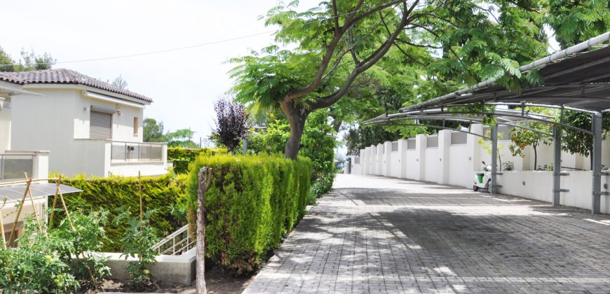 High End Villa in Luxury Complex