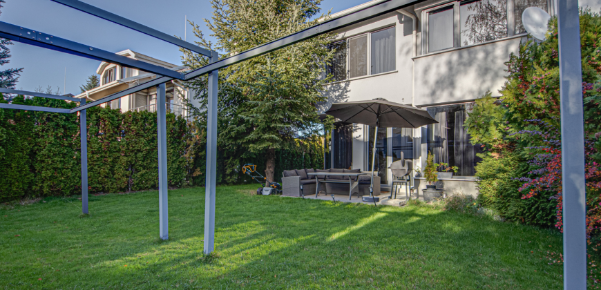 Spacious family home in prestigious gated complex