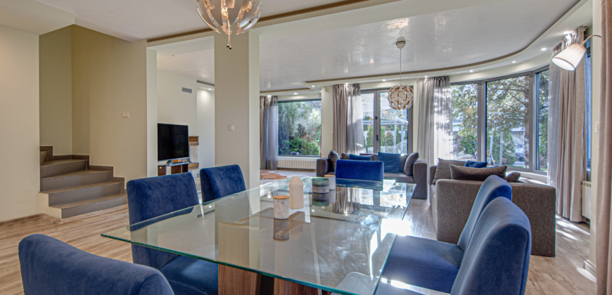 Spacious family home in prestigious gated complex