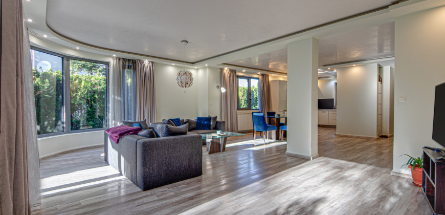 Spacious family home in prestigious gated complex