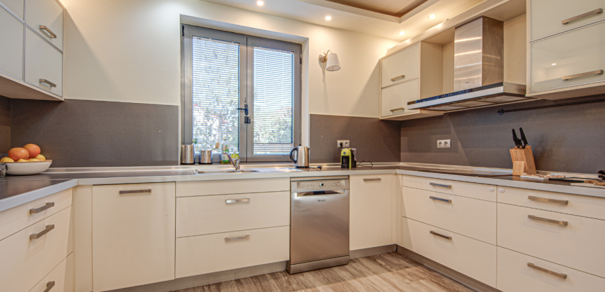 Spacious family home in prestigious gated complex