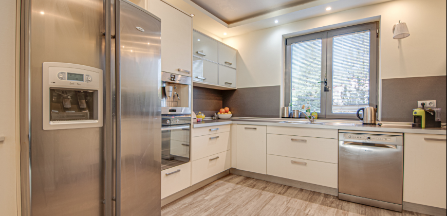 Spacious family home in prestigious gated complex