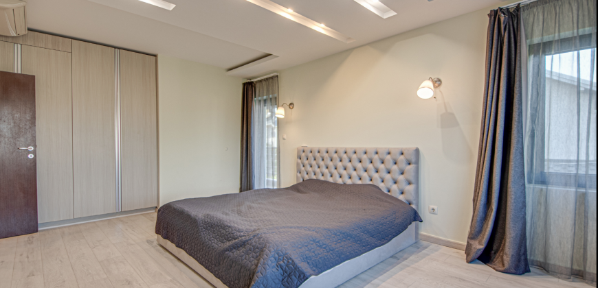 Spacious family home in prestigious gated complex