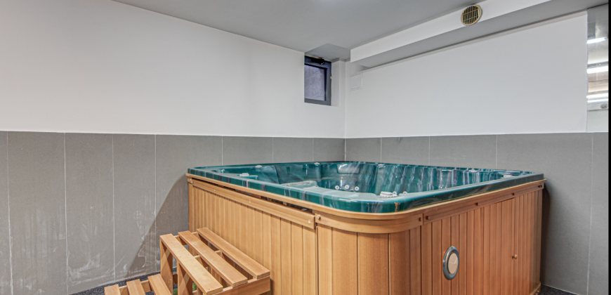 Spacious family home in prestigious gated complex