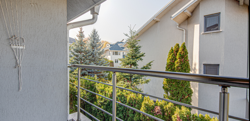 Spacious family home in prestigious gated complex