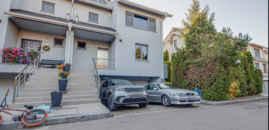 Spacious family home in prestigious gated complex