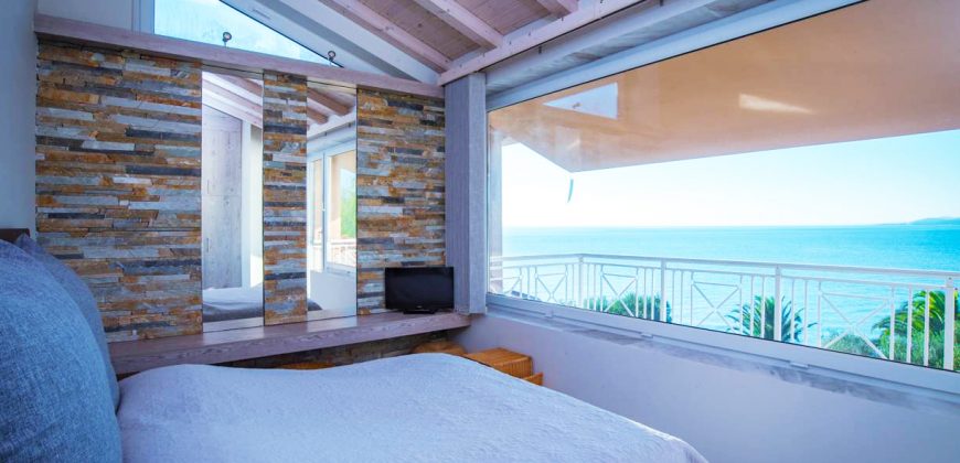 Modern Maisonette with private beach
