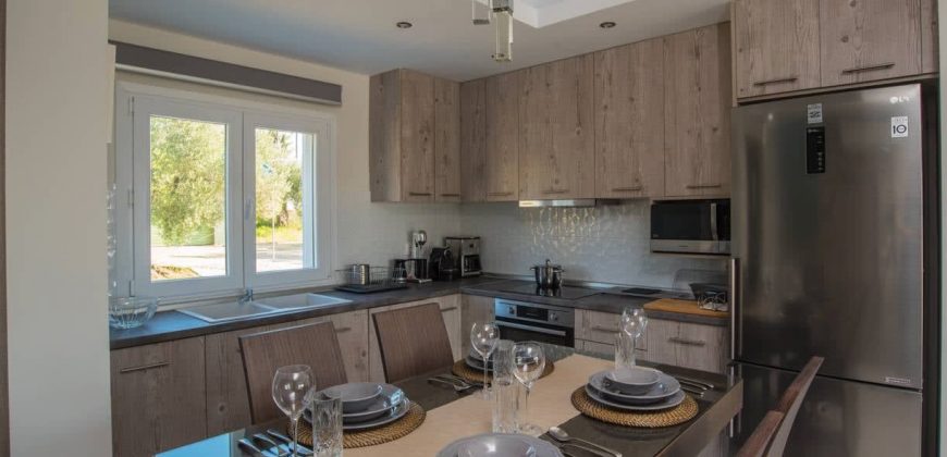 Modern Maisonette with private beach
