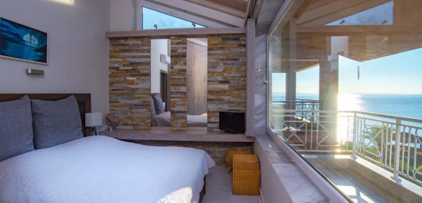 Modern Maisonette with private beach