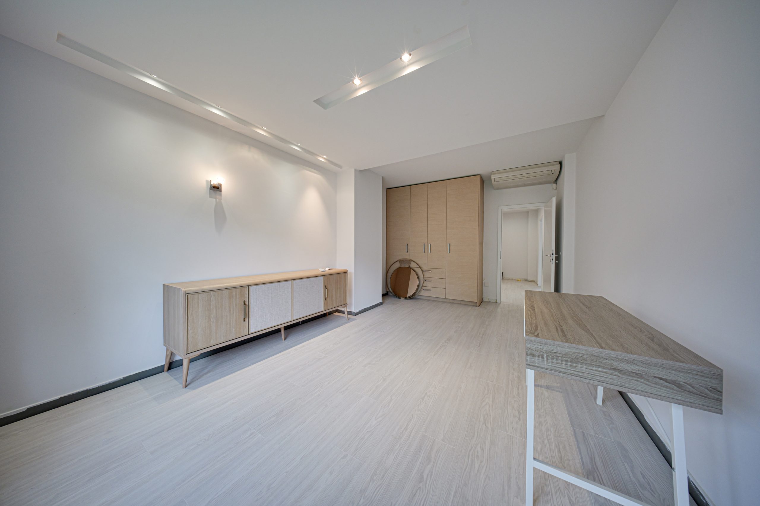 Modern family home in prestigious gated complex