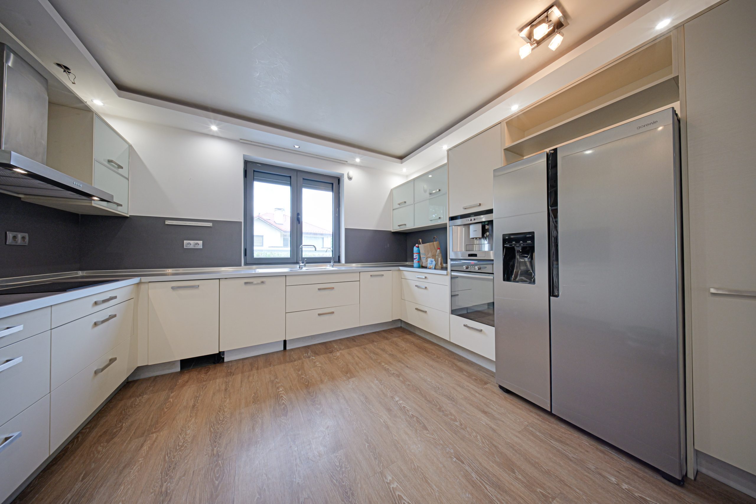 Modern family home in prestigious gated complex