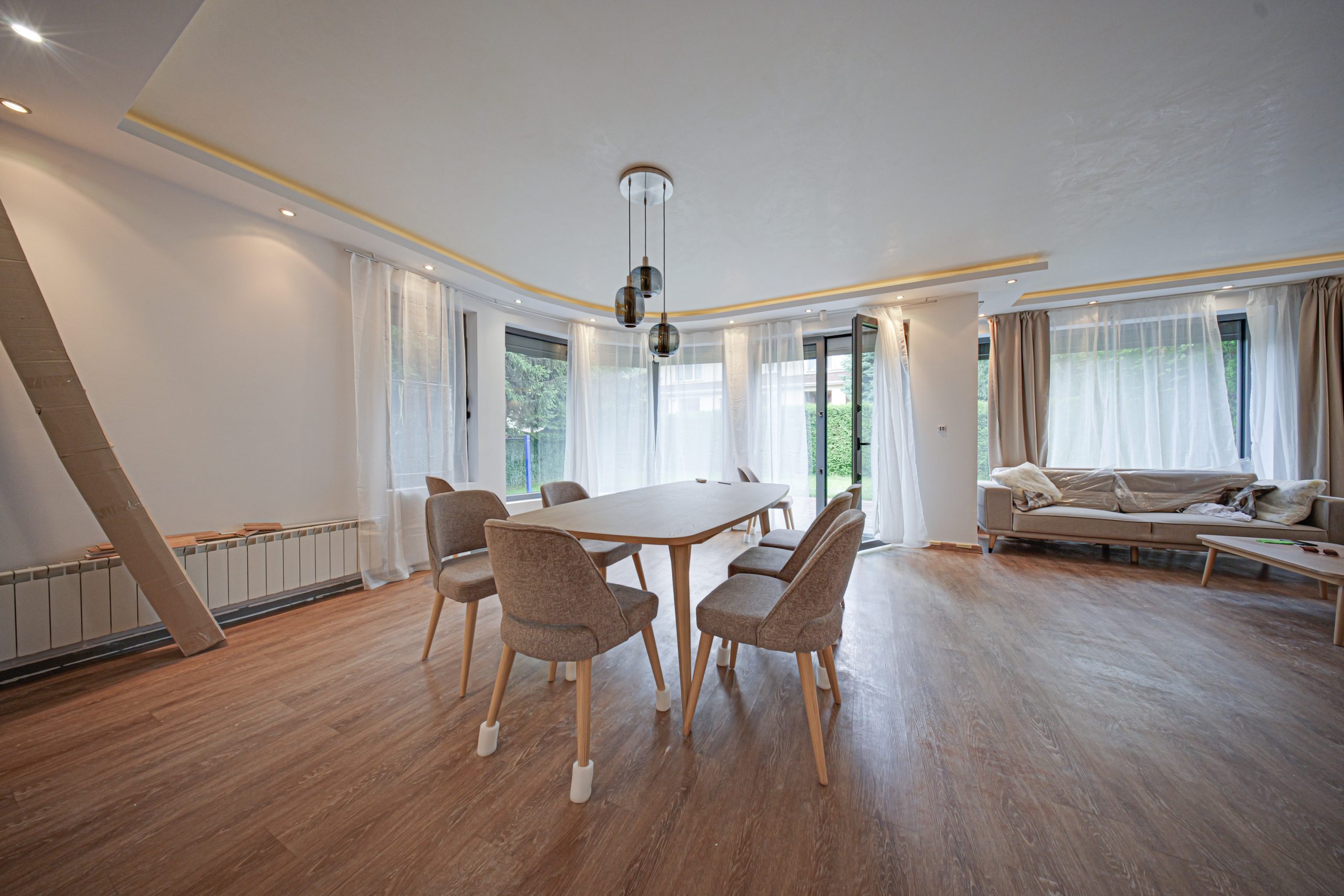 Modern family home in prestigious gated complex