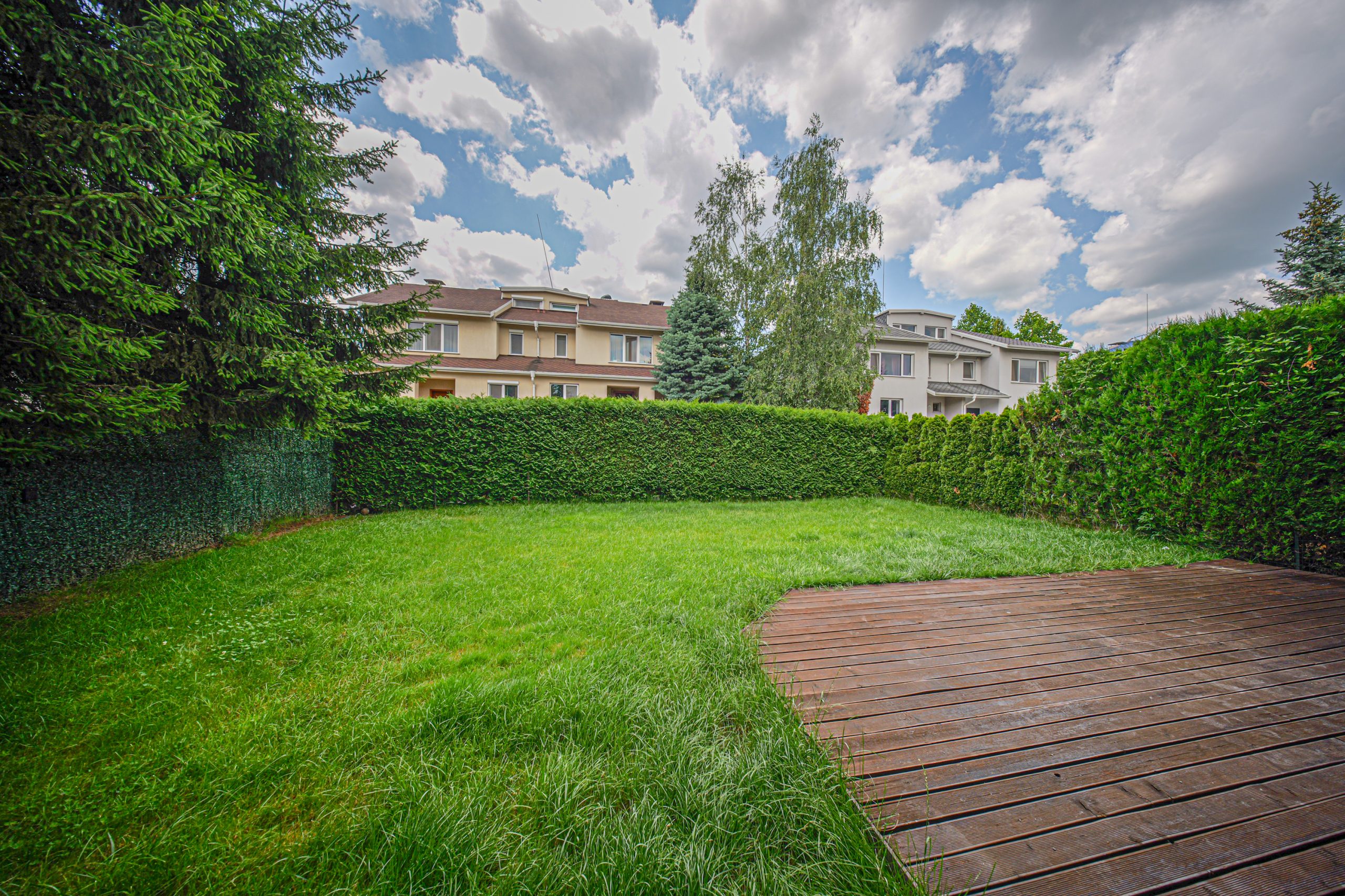 Modern family home in prestigious gated complex